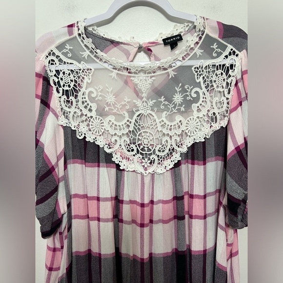 Torrid Plaid Crochet Lace Crinkle Gauze Blouse - Picture 6 of 13